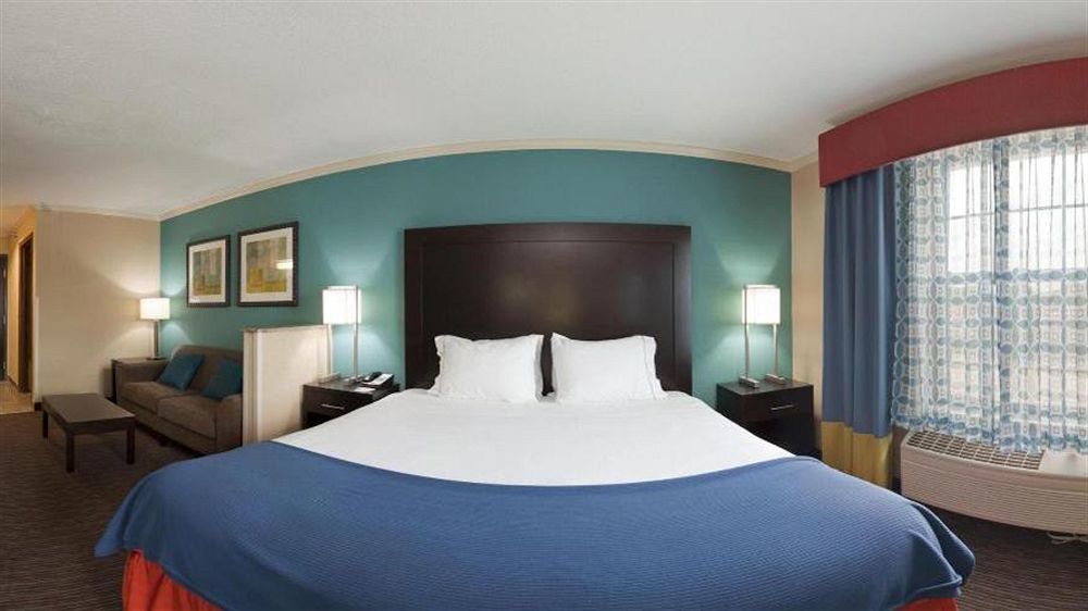 Holiday Inn Express Hotel & Suites North Kansas City By Ihg Eksteriør billede