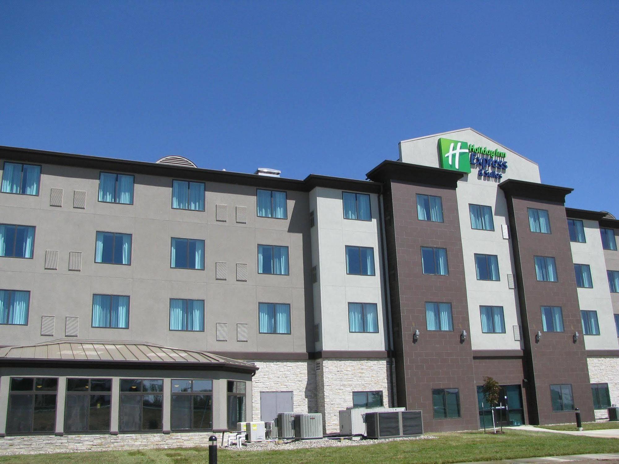 Holiday Inn Express Hotel & Suites North Kansas City By Ihg Eksteriør billede