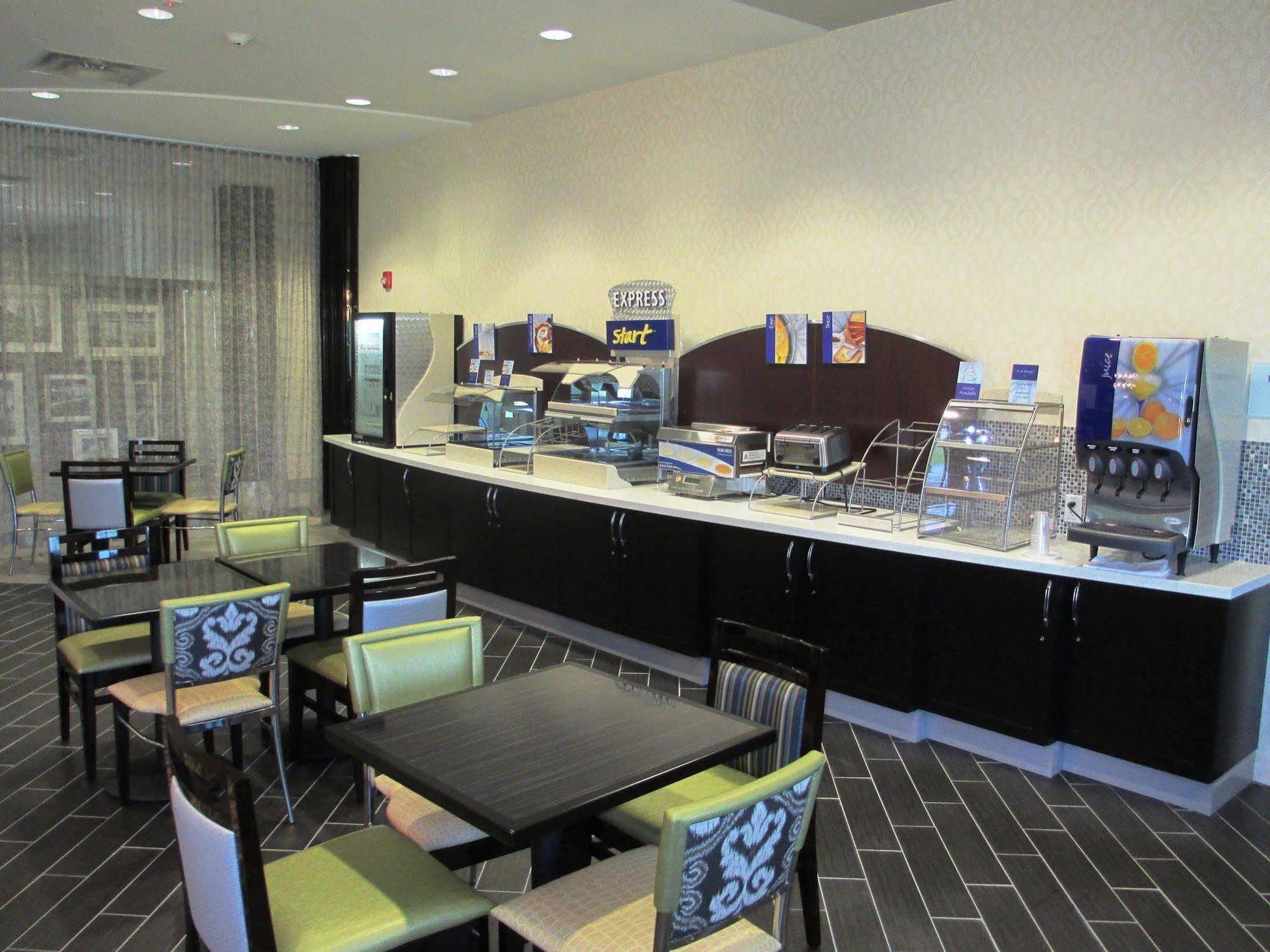Holiday Inn Express Hotel & Suites North Kansas City By Ihg Eksteriør billede