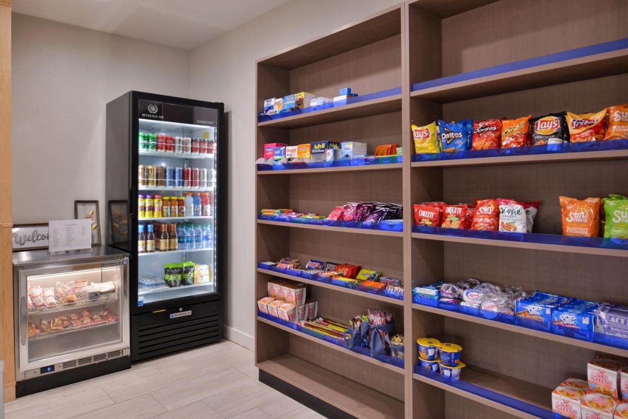 Holiday Inn Express Hotel & Suites North Kansas City By Ihg Eksteriør billede