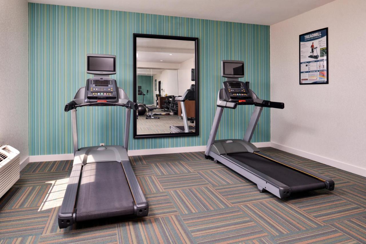 Holiday Inn Express Hotel & Suites North Kansas City By Ihg Eksteriør billede