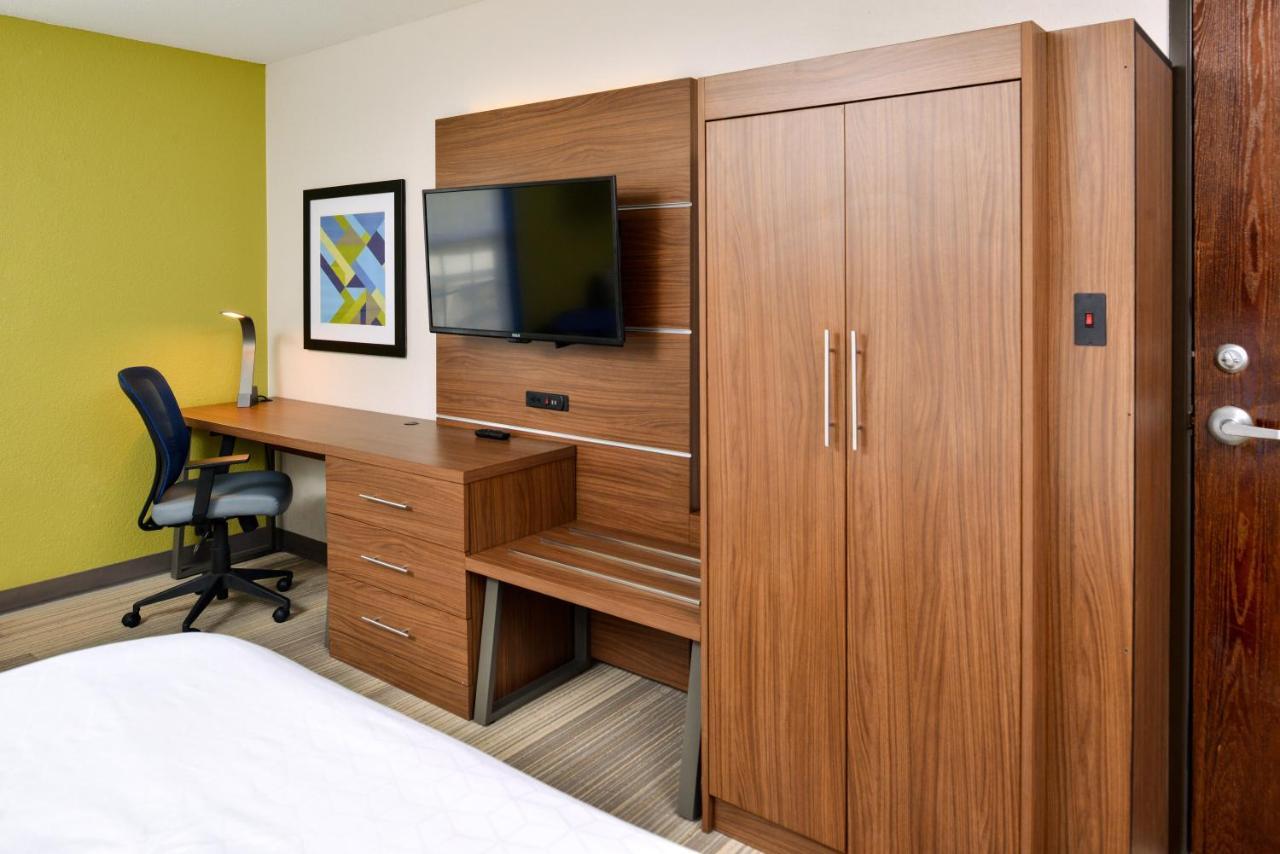 Holiday Inn Express Hotel & Suites North Kansas City By Ihg Eksteriør billede