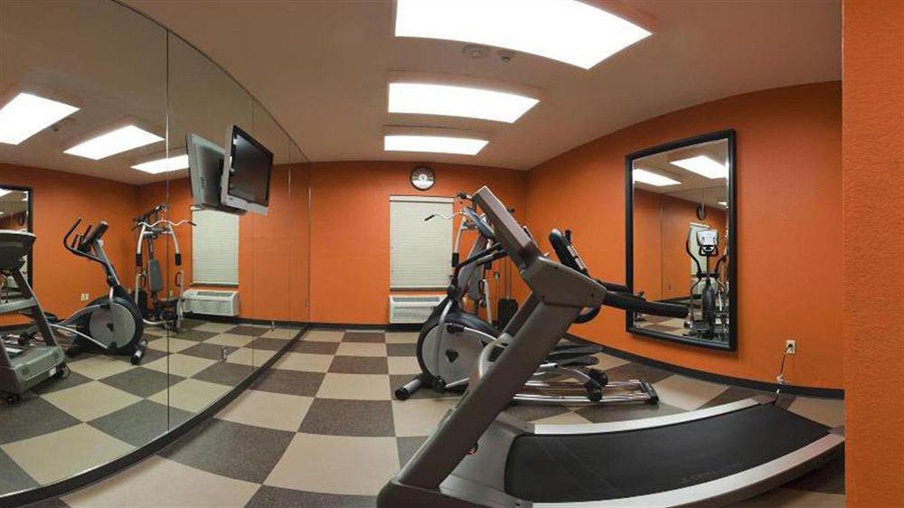Holiday Inn Express Hotel & Suites North Kansas City By Ihg Eksteriør billede