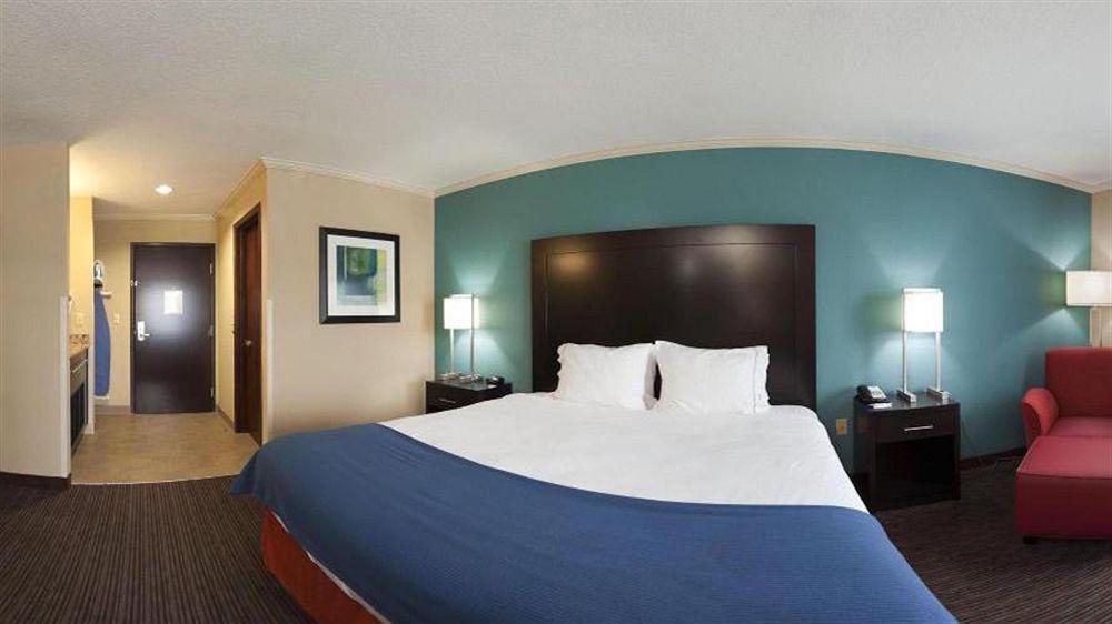Holiday Inn Express Hotel & Suites North Kansas City By Ihg Eksteriør billede