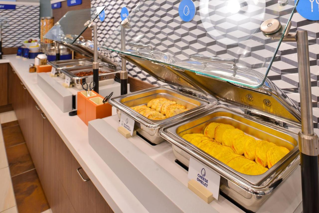 Holiday Inn Express Hotel & Suites North Kansas City By Ihg Eksteriør billede