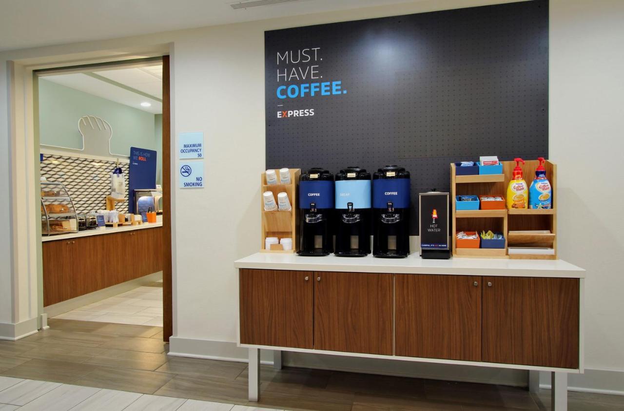 Holiday Inn Express Hotel & Suites North Kansas City By Ihg Eksteriør billede